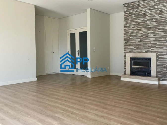 Apartamento T4 para Venda em Pedroso e Seixezelo Foto 5