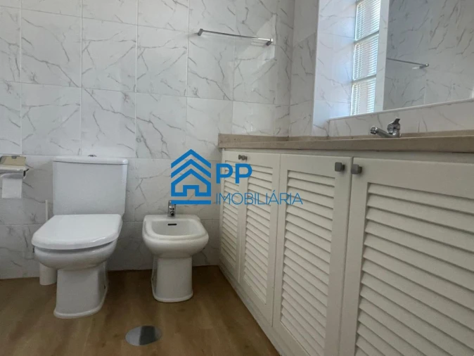 Apartamento T4 para Venda em Pedroso e Seixezelo Foto 30