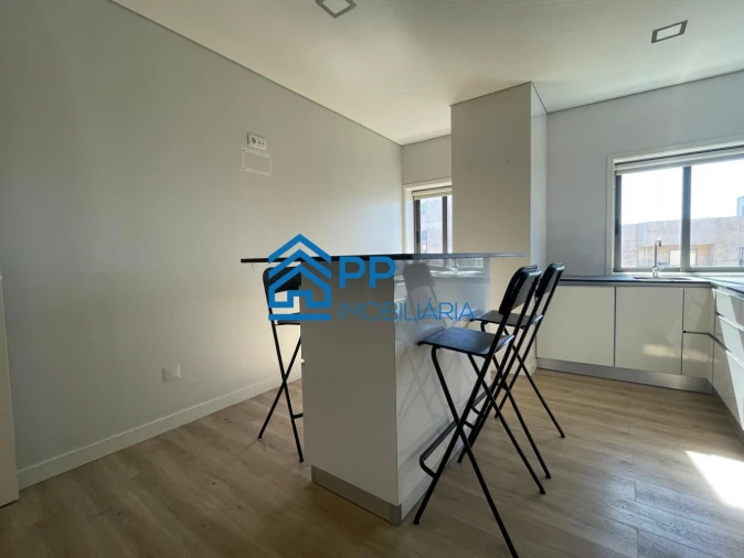 Apartamento T4 para Venda em Pedroso e Seixezelo Foto 11