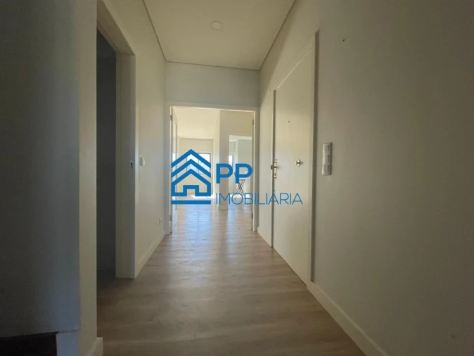 Apartamento T4 para Venda em Pedroso e Seixezelo Foto 57
