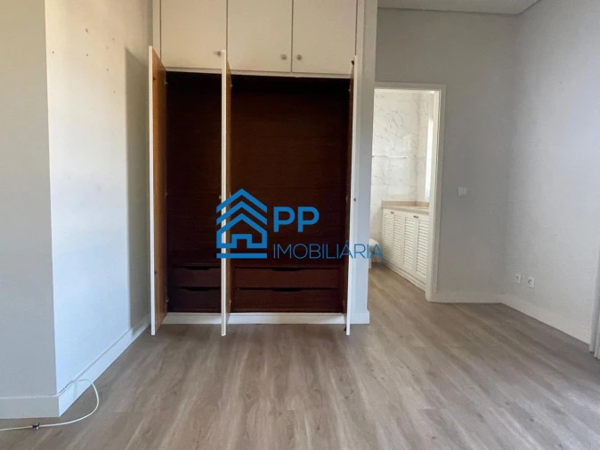 Apartamento T4 para Venda em Pedroso e Seixezelo Foto 21
