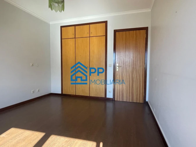 Apartamento T4 para Venda em Pedroso e Seixezelo Foto 16