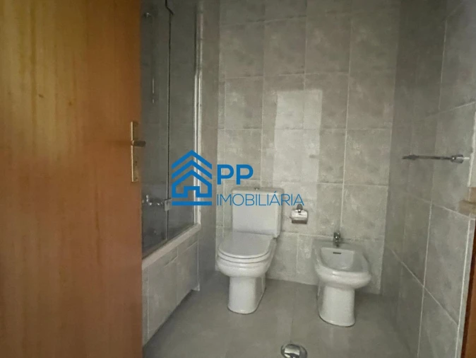 Apartamento T4 para Venda em Pedroso e Seixezelo Foto 47