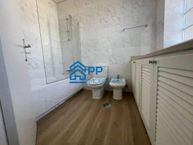 Apartamento T4 para Venda em Pedroso e Seixezelo Foto 20