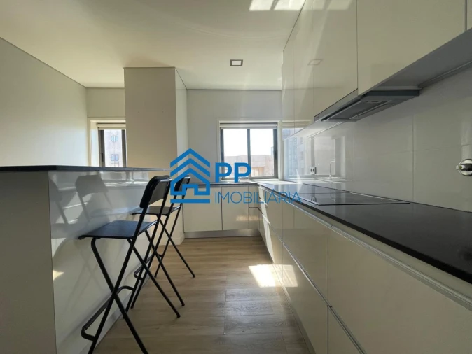 Apartamento T4 para Venda em Pedroso e Seixezelo Foto 12