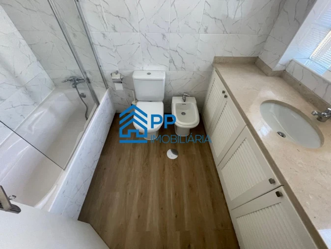 Apartamento T4 para Venda em Pedroso e Seixezelo Foto 29