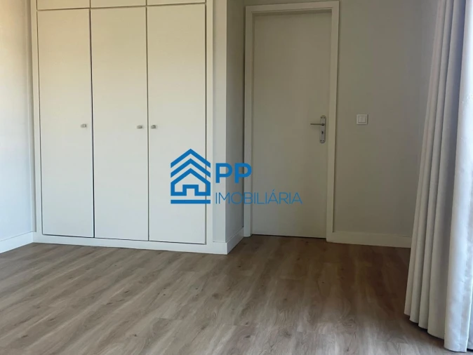 Apartamento T4 para Venda em Pedroso e Seixezelo Foto 27