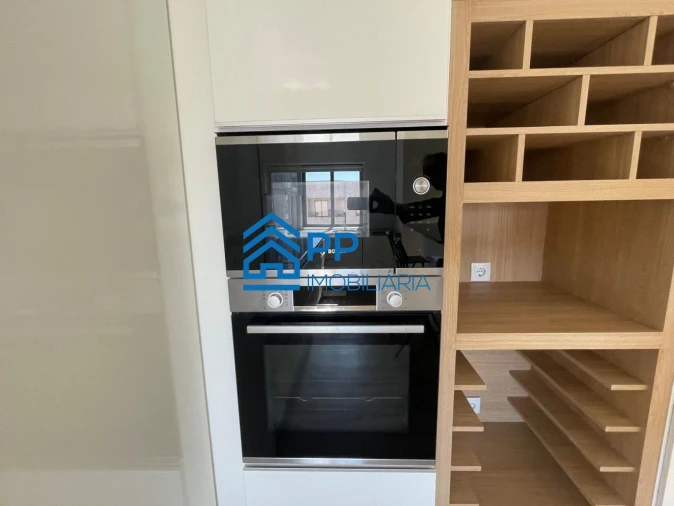 Apartamento T4 para Venda em Pedroso e Seixezelo Foto 6