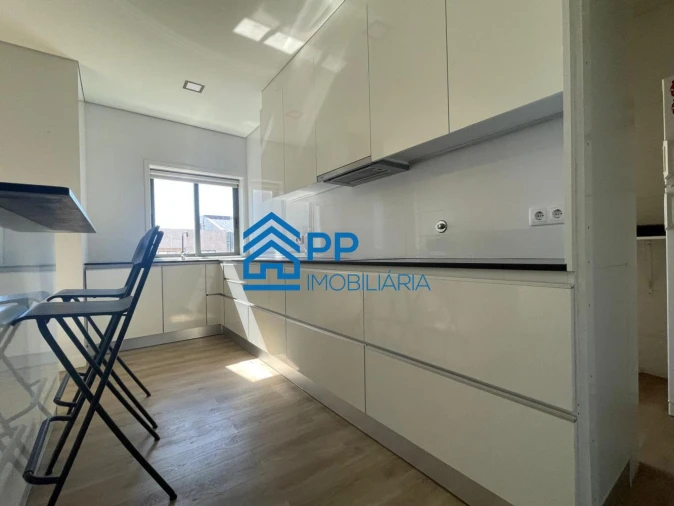 Apartamento T4 para Venda em Pedroso e Seixezelo Foto 14
