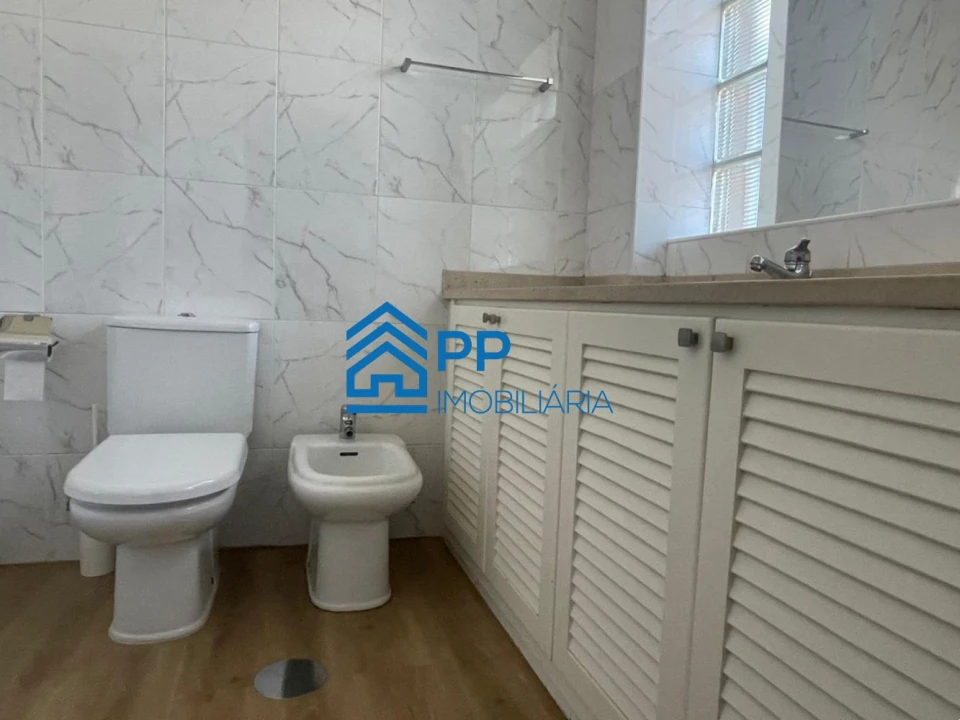 Apartamento T4 para Venda em Pedroso e Seixezelo Foto 30