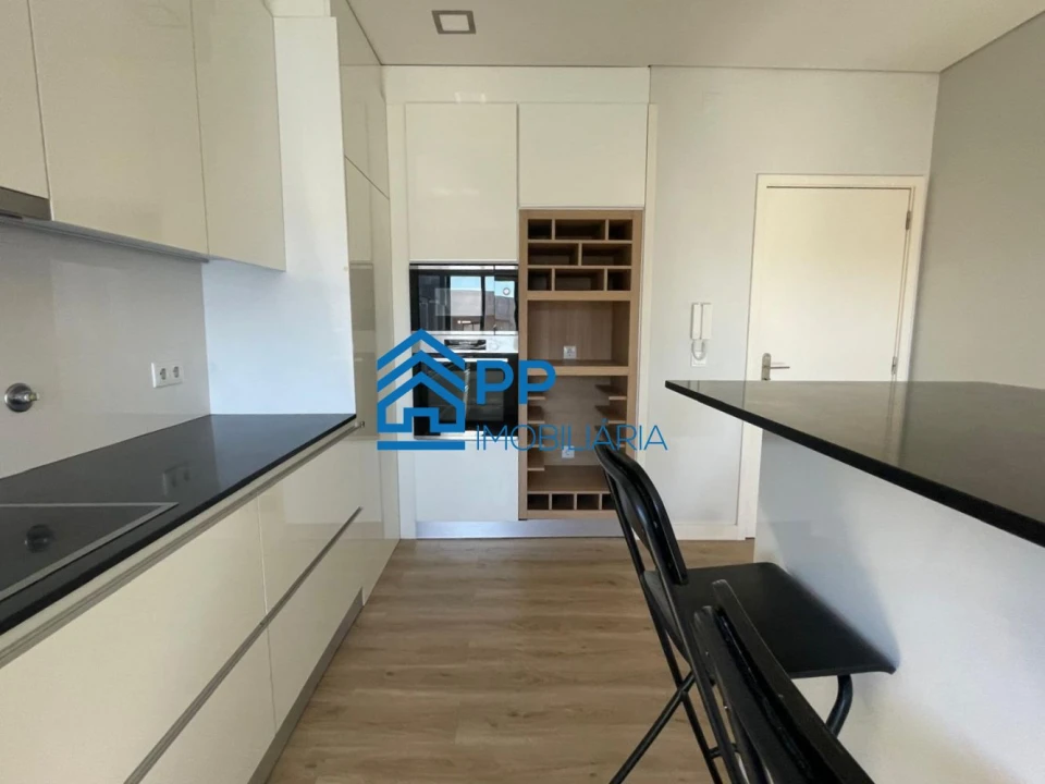 Apartamento T4 para Venda em Pedroso e Seixezelo Foto 9
