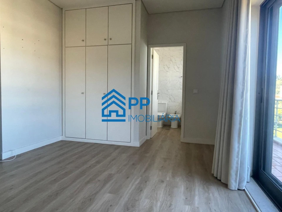 Apartamento T4 para Venda em Pedroso e Seixezelo Foto 19