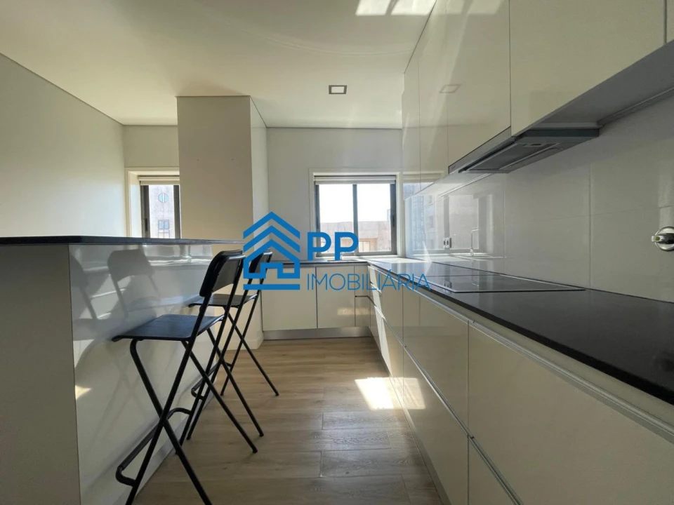 Apartamento T4 para Venda em Pedroso e Seixezelo Foto 12
