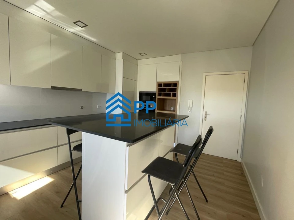 Apartamento T4 para Venda em Pedroso e Seixezelo Foto 10