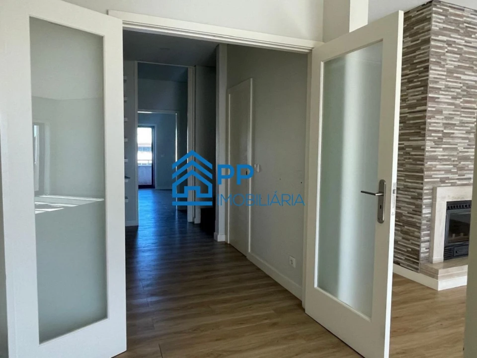 Apartamento T4 para Venda em Pedroso e Seixezelo Foto 7