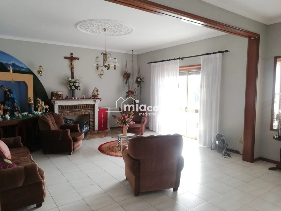 Moradia T6 para Venda em Fermentelos Foto 6