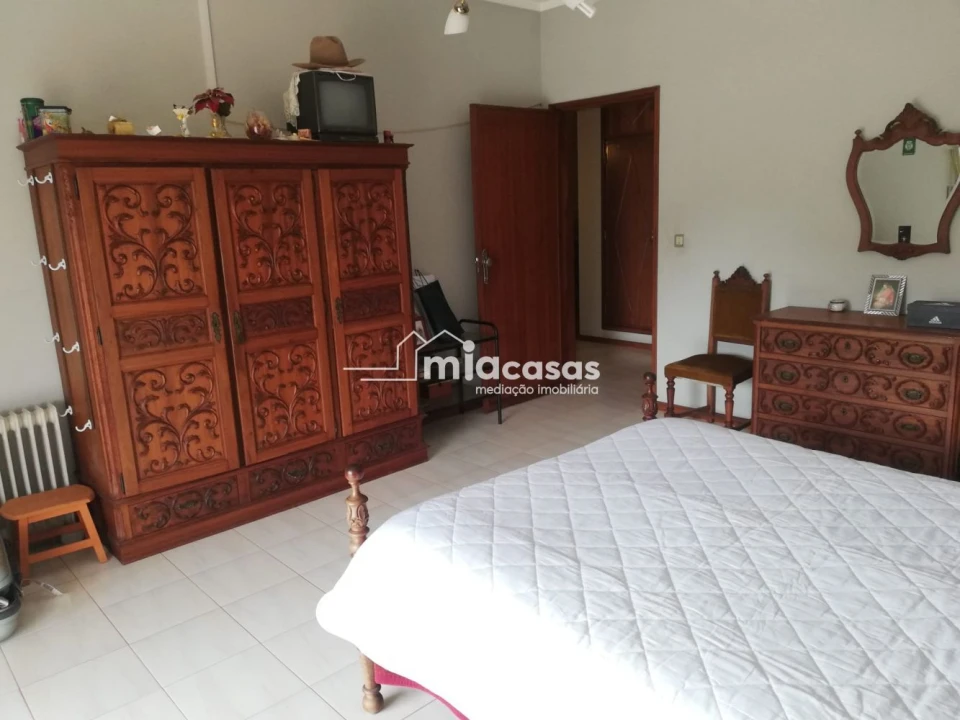 Moradia T6 para Venda em Fermentelos Foto 8