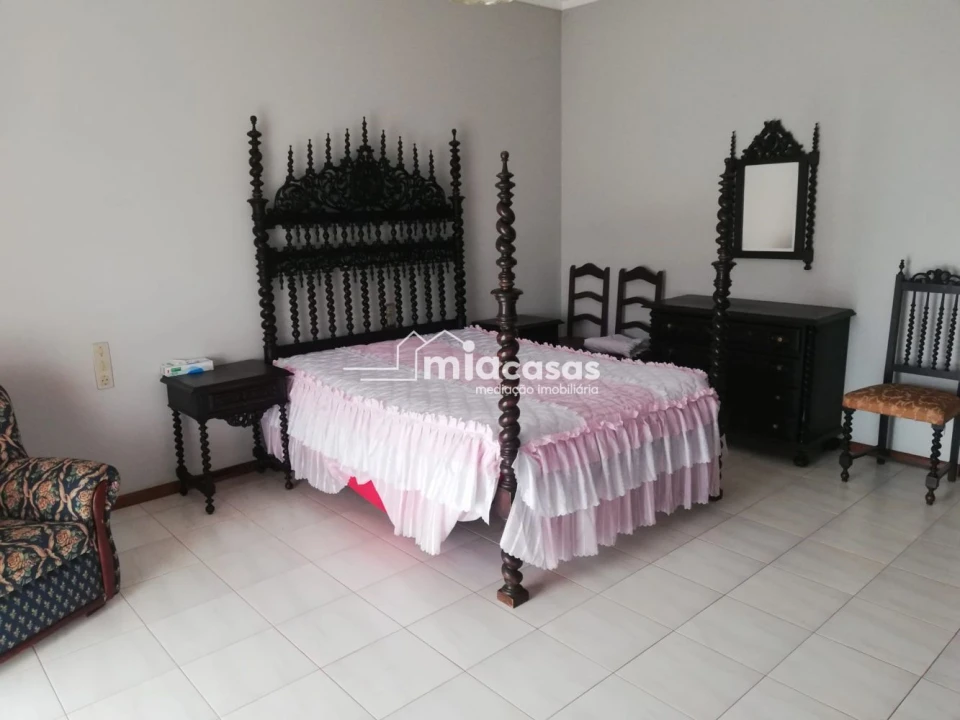 Moradia T6 para Venda em Fermentelos Foto 12