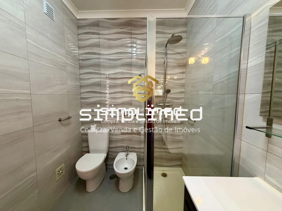 Apartamento T3 para Venda em Laranjeiro e Feijó Foto 20