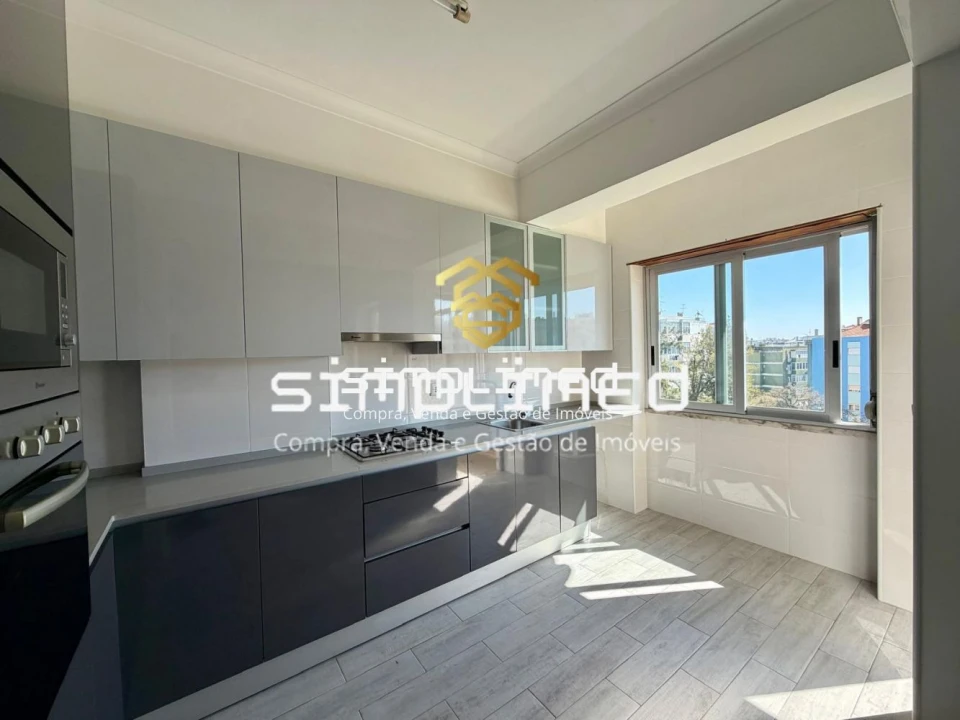 Apartamento T3 para Venda em Laranjeiro e Feijó Foto 3