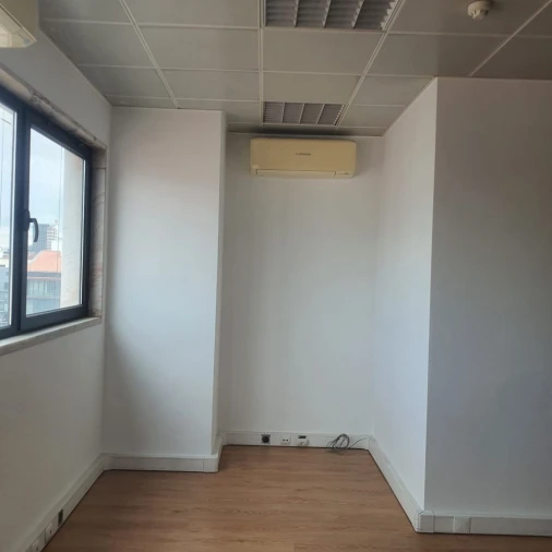 Loja para Arrendamento em Alvalade Foto 8