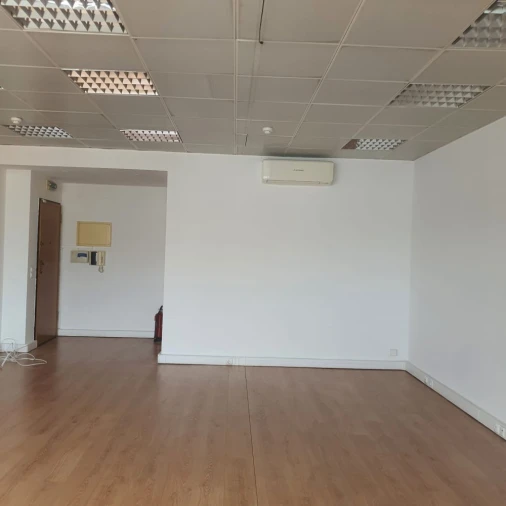 Loja para Arrendamento em Alvalade Foto 7