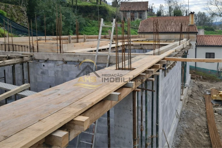 Moradia T3 para Venda em Cepães e Fareja Foto 3