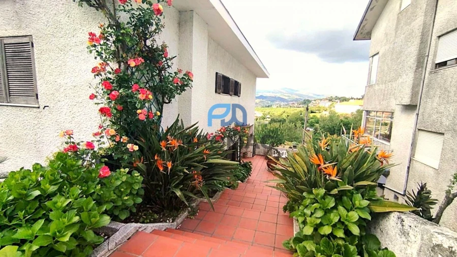 Moradia T6 para Venda em Resende Foto 6