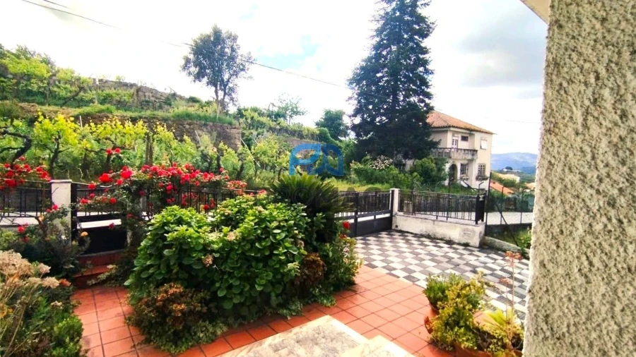 Moradia T6 para Venda em Resende Foto 31