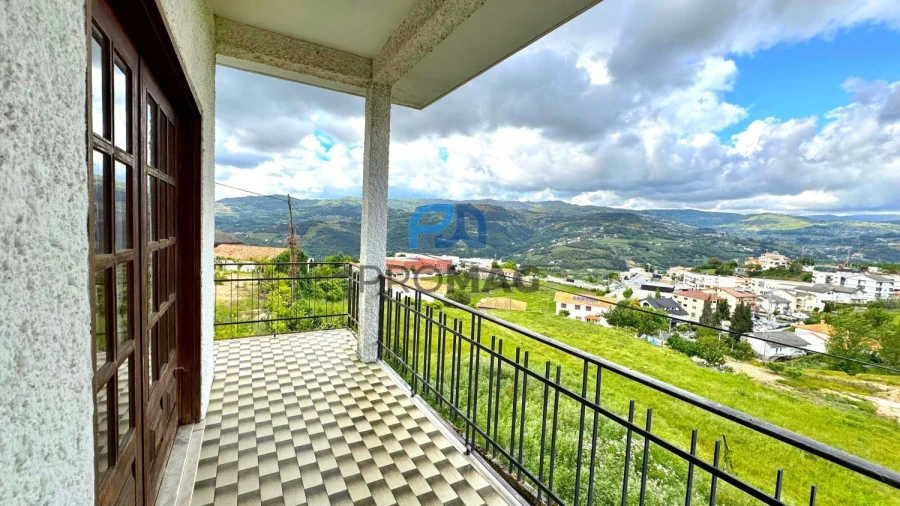 Moradia T6 para Venda em Resende Foto 43