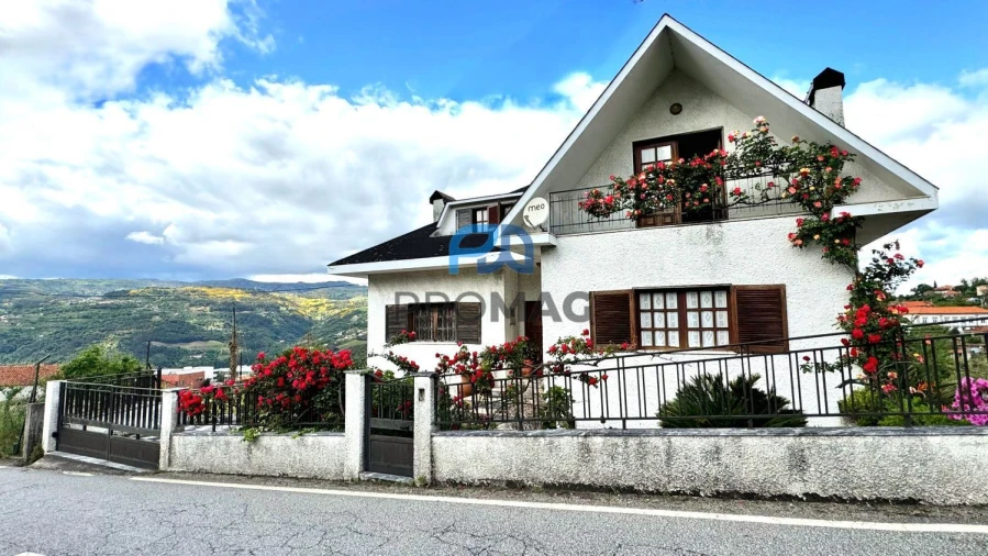 Moradia T6 para Venda em Resende Foto 5