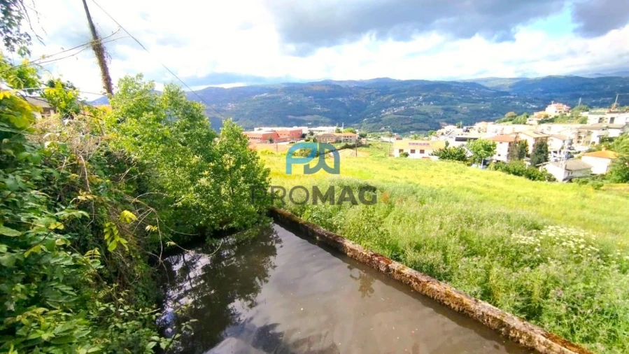 Moradia T6 para Venda em Resende Foto 22