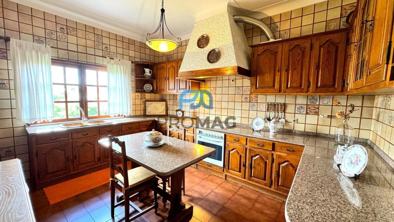 Moradia T6 para Venda em Resende Foto 40