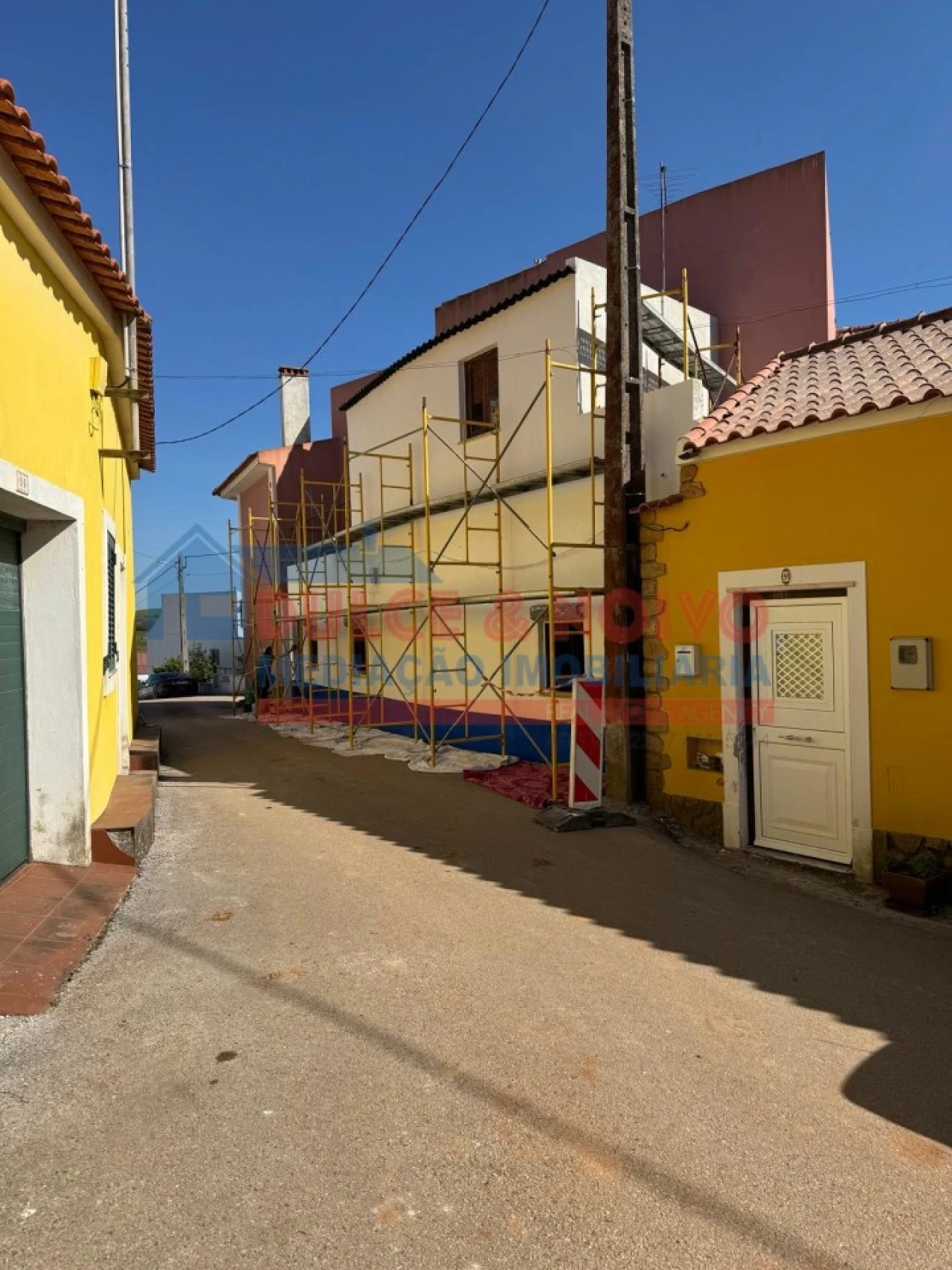 Moradia T2 para Venda em Peral Foto 6