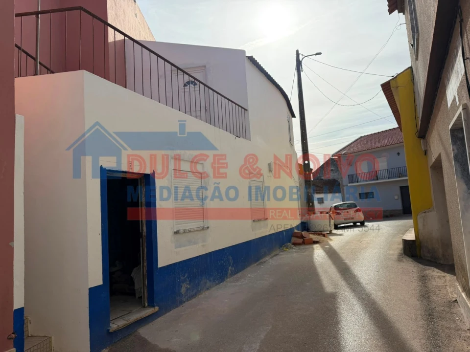 Moradia T2 para Venda em Peral Foto 5