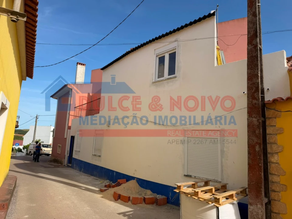 Moradia T2 para Venda em Peral Foto 6