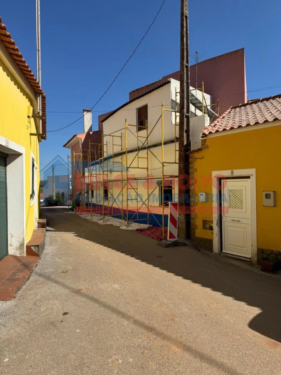 Moradia T2 para Venda em Peral Foto 4