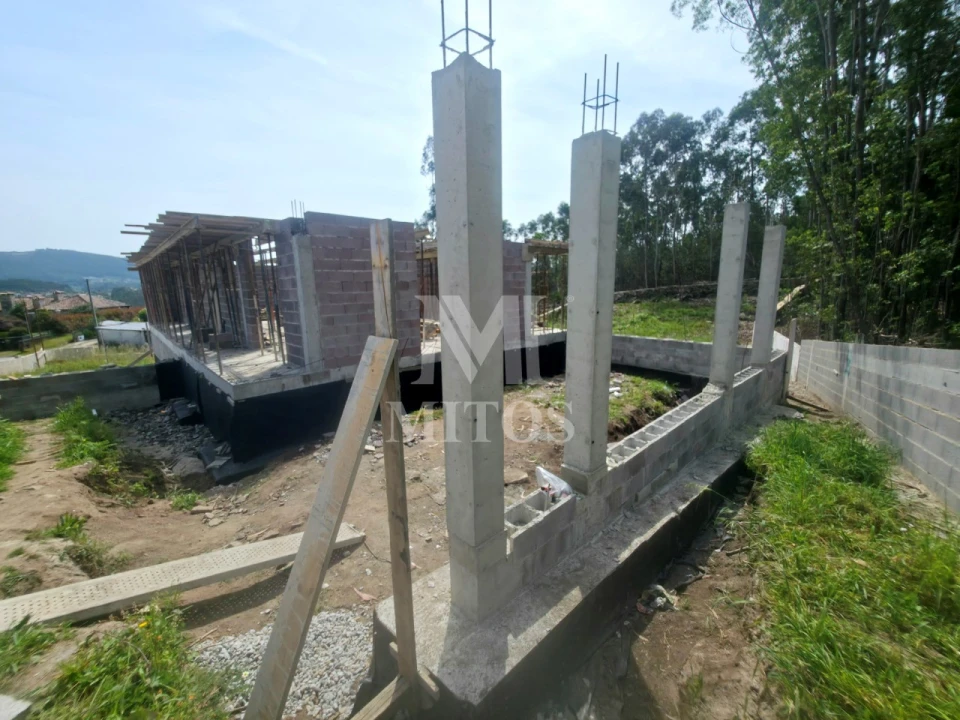 Moradia T3 para Venda em Estorãos Foto 2