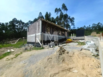 Moradia T3 para Venda em Estorãos