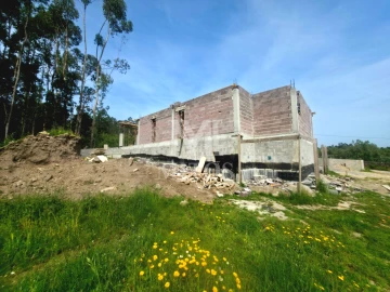 Moradia T3 para Venda em Estorãos