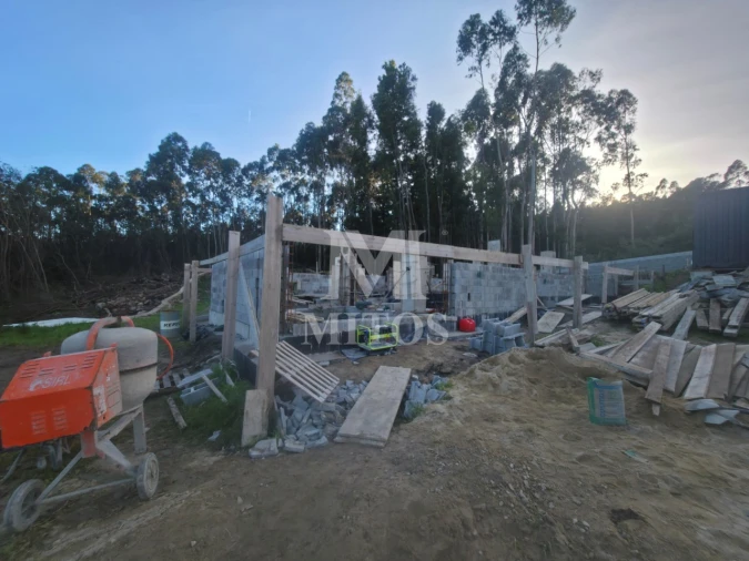 Moradia T3 para Venda em Estorãos Foto 1