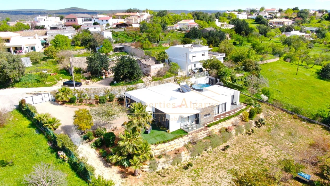 Moradia T3 para Venda em Loule (São Sebastião) Foto 4