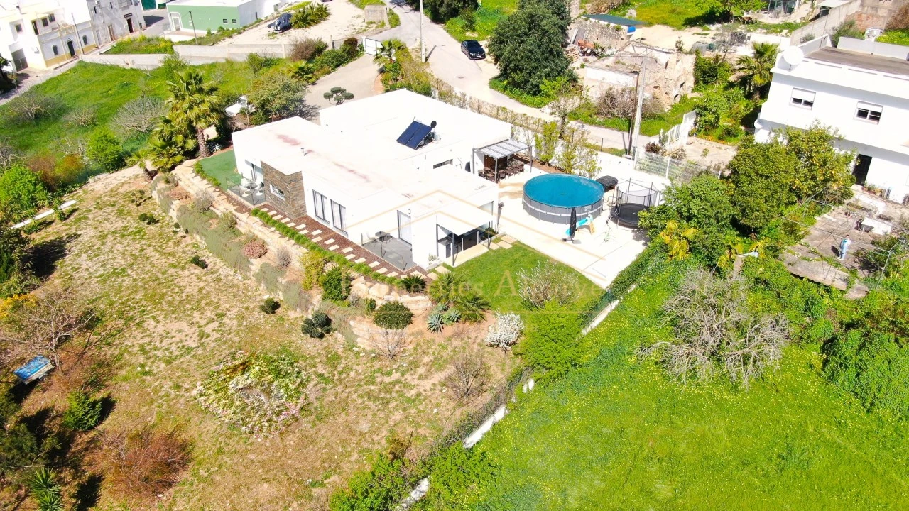 Moradia T3 para Venda em Loule (São Sebastião) Foto 49