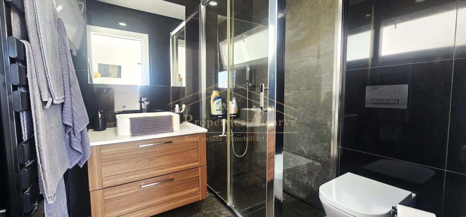 Moradia T3 para Venda em Loule (São Sebastião) Foto 19