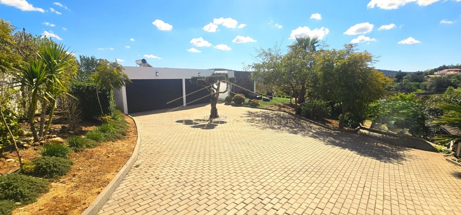 Moradia T3 para Venda em Loule (São Sebastião) Foto 44