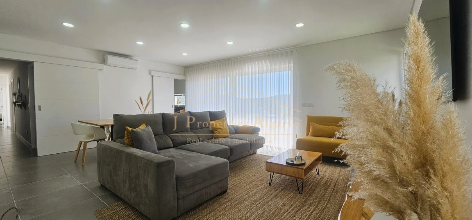 Moradia T3 para Venda em Loule (São Sebastião) Foto 8