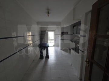 Apartamento T3 para Venda em Carregado e Cadafais