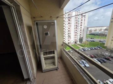 Apartamento T3 para Venda em Carregado e Cadafais