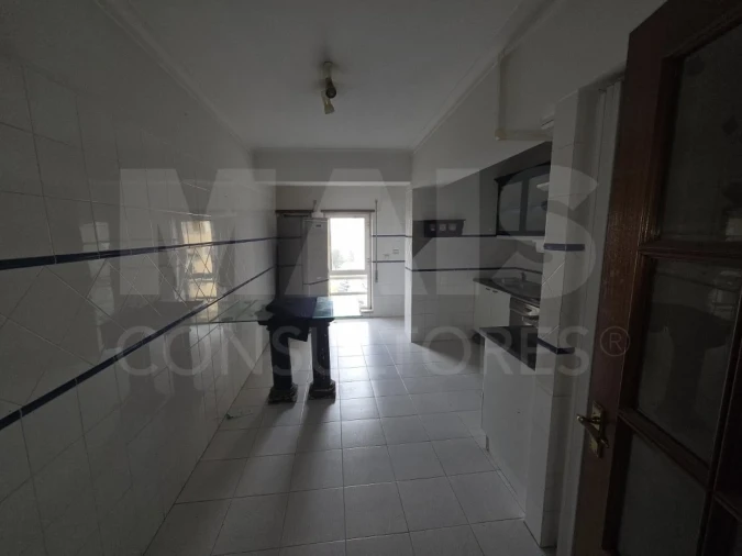 Apartamento T3 para Venda em Carregado e Cadafais Foto 2