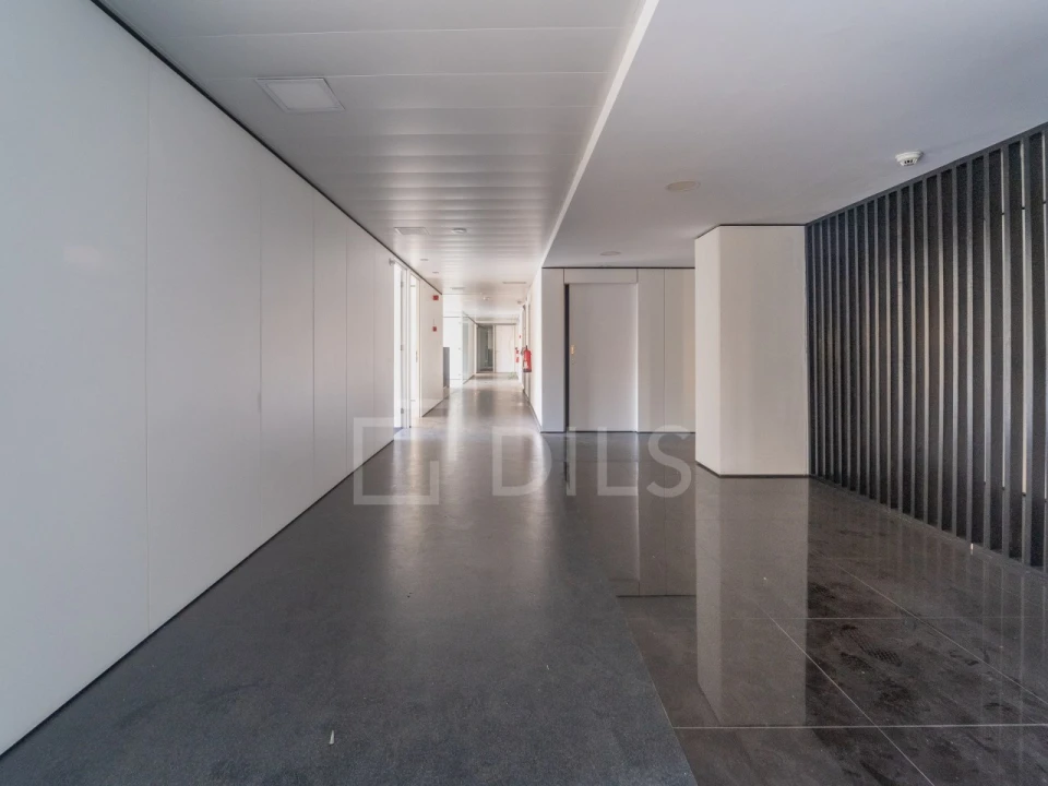 Escritório para Arrendamento em Lordelo do Ouro e Massarelos Foto 1